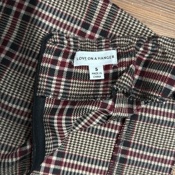 Love On A Hanger Plaid Mini Skirt Size 5 Maroon and Tan Plaid - Picture 6 of 6